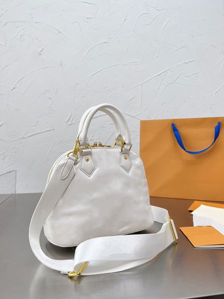 premium crossbody designer bag luxury classic fashion shell handbag calfskin shoulder bag
premium crossbody designer bag luxury classic fashion shell handbag calfskin shoulder bag