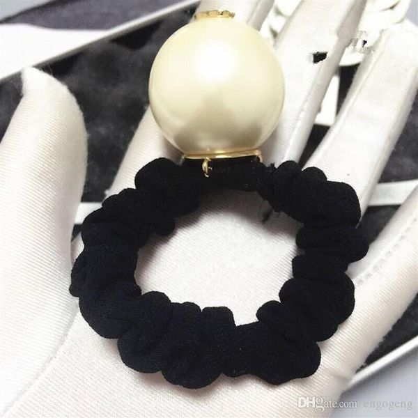 super good quality pearl hair accessories big pearl with marks hair rope fashion vip hair tie with bag and stamp party gift anita2526
super good quality pearl hair accessories big pearl with marks hair rope fashion vip hair tie with bag and stamp party gift anita2526