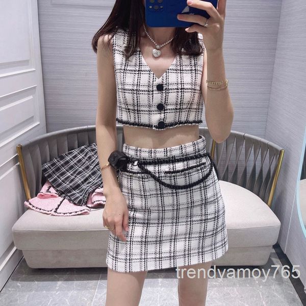 women's tracksuits temperament women's group style suit short v-neck plaid vest + a-line skirt two-piece set summer high end, Gray
women's tracksuits temperament women's group style suit short v-neck plaid vest + a-line skirt two-piece set summer high end, Gray