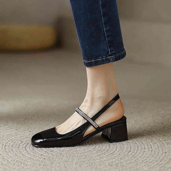 sandals simple sandals are easy to wear. summer style square head back empty baotou sweet women's with covered feet w569, Black
sandals simple sandals are easy to wear. summer style square head back empty baotou sweet women's with covered feet w569, Black