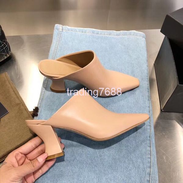 slippers spring and summer thick heel high-heeled baotou british sals women go out with pointed heads wear lazy muller shoes, Black
slippers spring and summer thick heel high-heeled baotou british sals women go out with pointed heads wear lazy muller shoes, Black