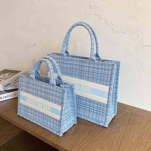 2022 new designer handbags luxury hand autumn and winter leisure capacity portable tote trend letter shoulder{category}
2022 new designer handbags luxury hand autumn and winter leisure capacity portable tote trend letter shoulder{category}