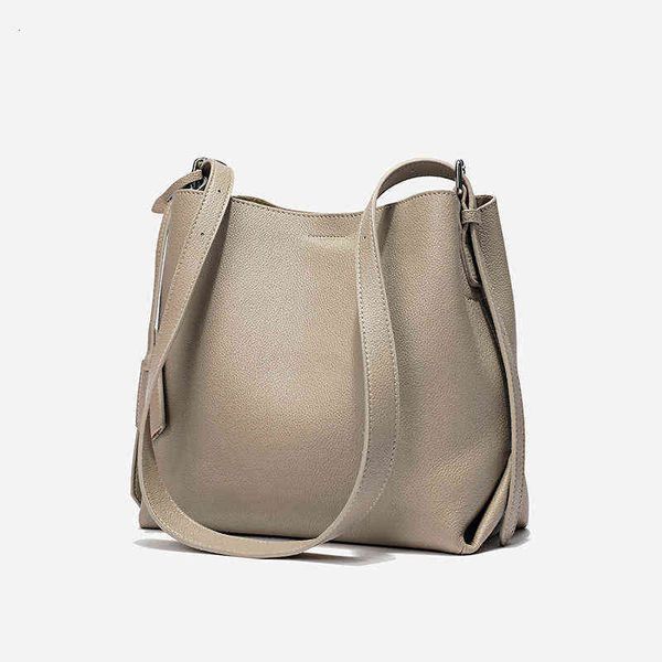 designers bags leather women's bag 2022 new leather large capacity bucket single shoulder simple commuter bag temperament messenger
designers bags leather women's bag 2022 new leather large capacity bucket single shoulder simple commuter bag temperament messenger