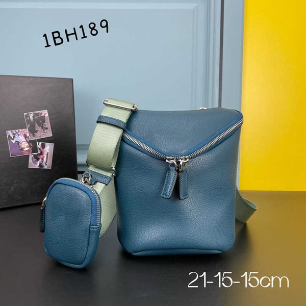 women shoulder bag metal triangular flap crossbody genuine leather triangle mini bags small pouch pocket with nylon strap
women shoulder bag metal triangular flap crossbody genuine leather triangle mini bags small pouch pocket with nylon strap
