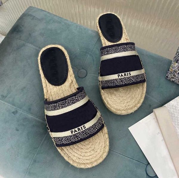 2021 desiner show style paris women straw slippers beautiful scuffs shoes summer beach slides slippers ladies flip flops with box, Black
2021 desiner show style paris women straw slippers beautiful scuffs shoes summer beach slides slippers ladies flip flops with box, Black