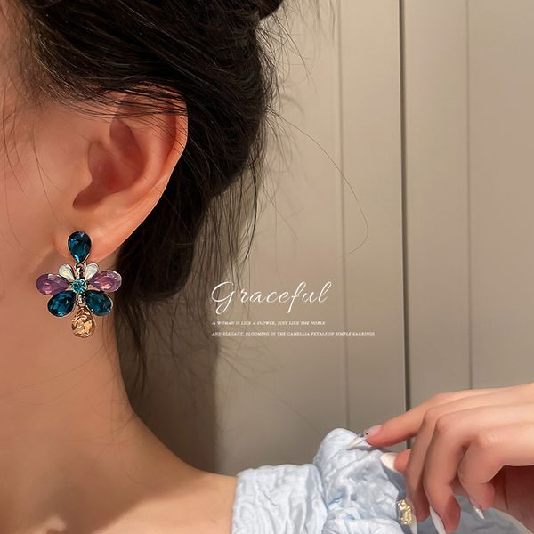 925 silver stud rhinestone-encrusted water drop butterfly earrings korean niche vintage court style eardrop earring female 2022 new, Golden
925 silver stud rhinestone-encrusted water drop butterfly earrings korean niche vintage court style eardrop earring female 2022 new, Golden