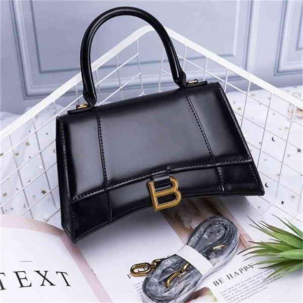 2022ss designer bag balenciga 2022 home leather b hourglass fashion high version women's crocodiless single shoulder diagonal ujd1
2022ss designer bag balenciga 2022 home leather b hourglass fashion high version women's crocodiless single shoulder diagonal ujd1