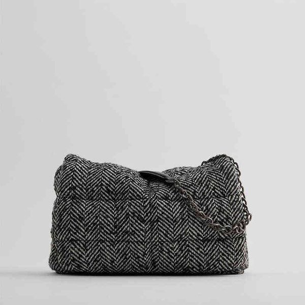 evening bags denim crossbody bag for women new fashion single shoulder messenger flap luxury brand designer handbag 220416
evening bags denim crossbody bag for women new fashion single shoulder messenger flap luxury brand designer handbag 220416