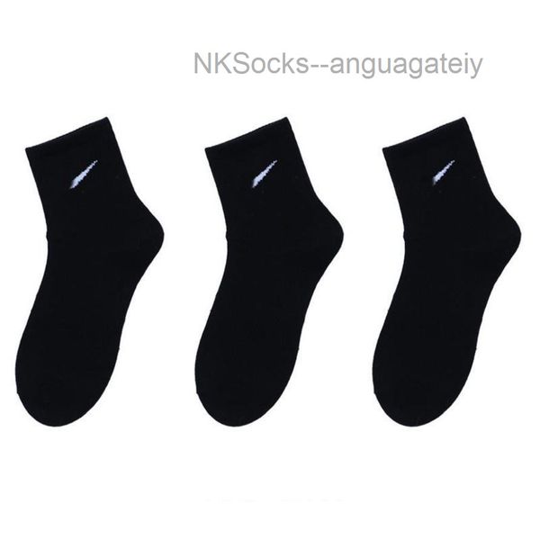 men's classic fashion socks gift box stockings hook brand black white gray medium tube sports cotton sweat absorbing sock men women lux 
men's classic fashion socks gift box stockings hook brand black white gray medium tube sports cotton sweat absorbing sock men women lux