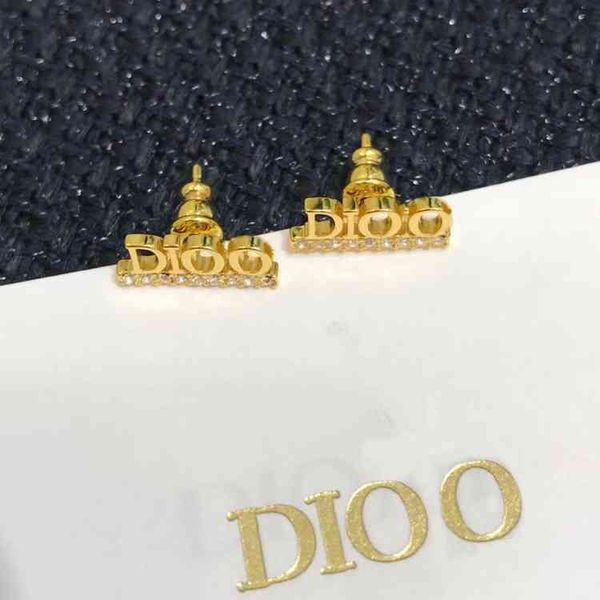 d di home diamond studded letter simple temperament female 2022 luxury brand fashion design versatile ladies jewelry stud earrings, Golden;silver
d di home diamond studded letter simple temperament female 2022 luxury brand fashion design versatile ladies jewelry stud earrings, Golden;silver
