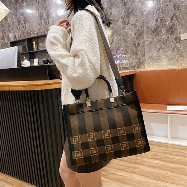red canvas new fashion one tote women's large capacity shopping 80% off purse sales
red canvas new fashion one tote women's large capacity shopping 80% off purse sales