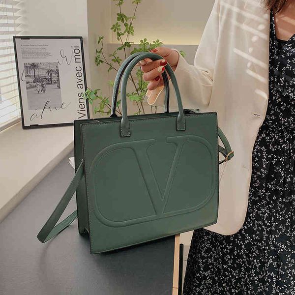 purses outlet 2022 new hand version sling one shoulder messenger commuter bag women's killer bag
purses outlet 2022 new hand version sling one shoulder messenger commuter bag women's killer bag