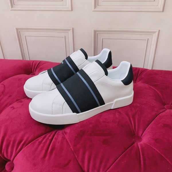 new fashion men shoe designer women lace up platform sneakers white black mens womens casual shoes 0502
new fashion men shoe designer women lace up platform sneakers white black mens womens casual shoes 0502