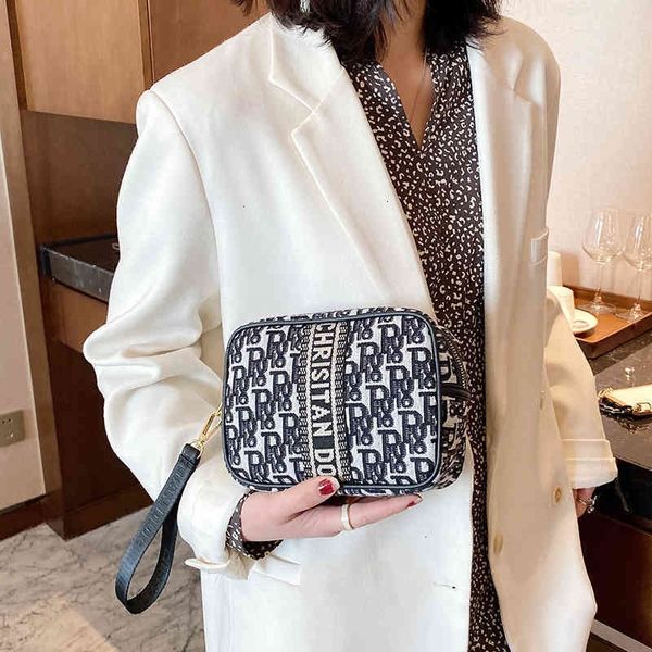 fashion handbag design women's bag brand wallet cosmetic large capacity portable travel storage canvas embroidery wash cosmetics boxes
fashion handbag design women's bag brand wallet cosmetic large capacity portable travel storage canvas embroidery wash cosmetics boxes