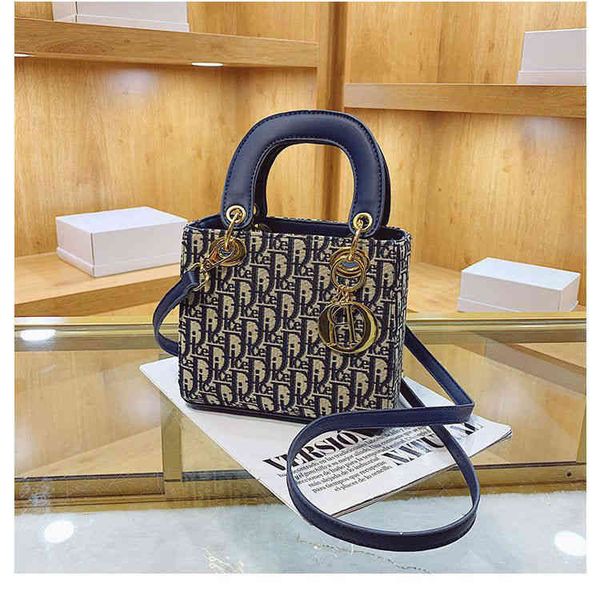 mjhm 2022 new d family women's fashion dinner bag 
mjhm 2022 new d family women's fashion dinner bag
