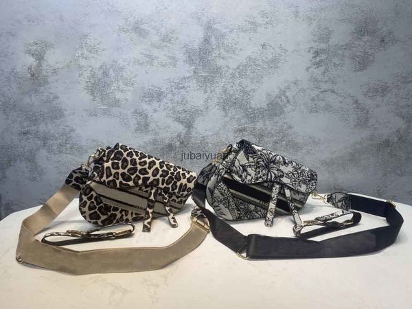 2022 luxury brand classic wholesale crossbody designer handbags leopard print shoulder bags oblique embroidery fashion leather women bag 2co
2022 luxury brand classic wholesale crossbody designer handbags leopard print shoulder bags oblique embroidery fashion leather women bag 2co