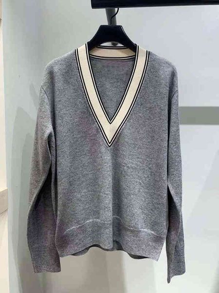 women's sweaters spring and summer college style contrast color v-neck pullover versatile sweater women, White;black
women's sweaters spring and summer college style contrast color v-neck pullover versatile sweater women, White;black