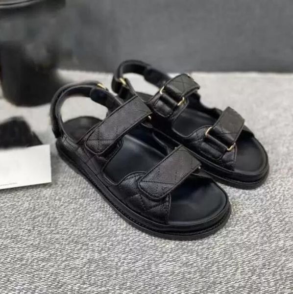 2022 summer women sandals flat sandal black white lambskin hook loop sandals gold metal letter rubber sole shoe size 35-40
2022 summer women sandals flat sandal black white lambskin hook loop sandals gold metal letter rubber sole shoe size 35-40