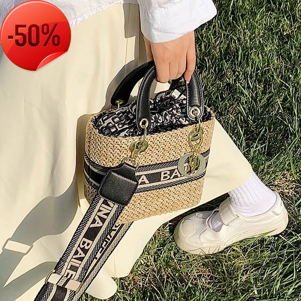 the factory directly summer women's 2022 new fashion portable straw woven small mass texture msenger princs bag
the factory directly summer women's 2022 new fashion portable straw woven small mass texture msenger princs bag