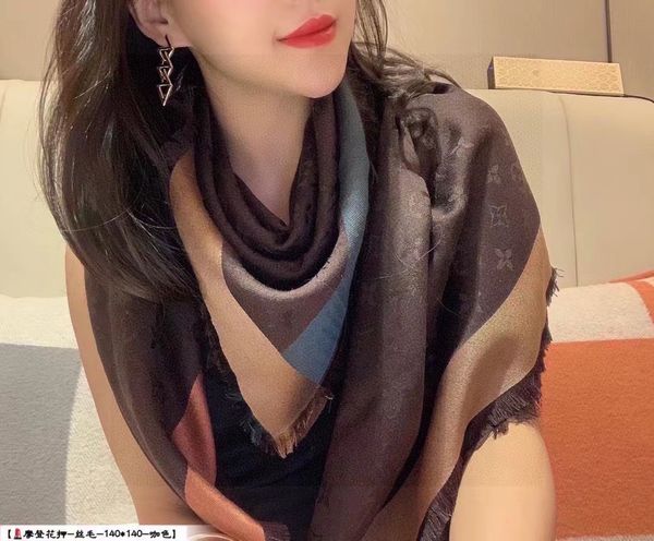 scarves 2022 new fashion, european and american famous brand tassels, woolen shawls, large scarves, women's letters, high quality, Blue;gray
scarves 2022 new fashion, european and american famous brand tassels, woolen shawls, large scarves, women's letters, high quality, Blue;gray