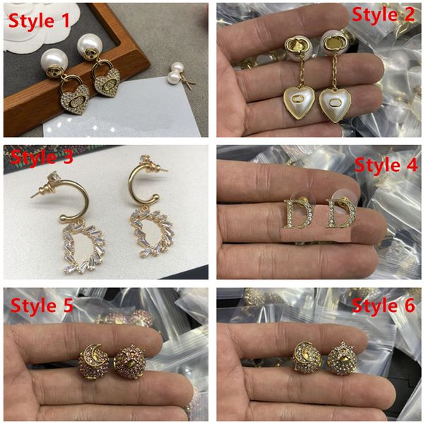 women designer earrings girls ladies fashion famous jewelry letter luxury pearl and diamond individuality earring jewelry accessories, Golden;silver
women designer earrings girls ladies fashion famous jewelry letter luxury pearl and diamond individuality earring jewelry accessories, Golden;silver