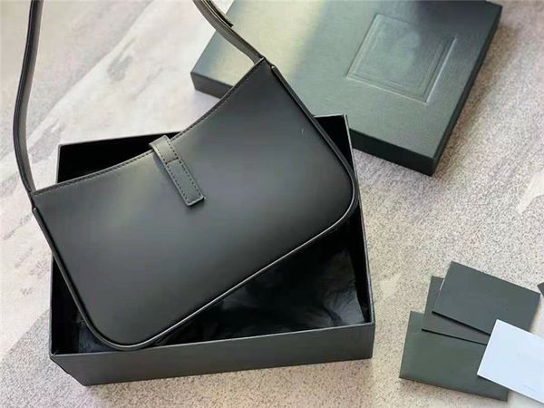 r replica bag le 5 a7 one shoulder bags 3 capital letters hasp vintage baguettes gold hardware black genuine calf leather, Red;black
r replica bag le 5 a7 one shoulder bags 3 capital letters hasp vintage baguettes gold hardware black genuine calf leather, Red;black