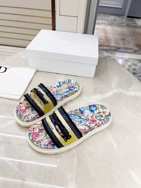 new paris embroidered slippers in 2022 thick embroidered logo on vamp with box, Black
new paris embroidered slippers in 2022 thick embroidered logo on vamp with box, Black