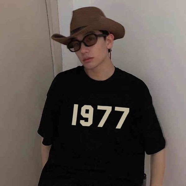 fog of god thread 1977 fashion brand high street loose men's and women's sleeve t-shirt 2022 luxury brand fashion design sweatshir, White;black
fog of god thread 1977 fashion brand high street loose men's and women's sleeve t-shirt 2022 luxury brand fashion design sweatshir, White;black