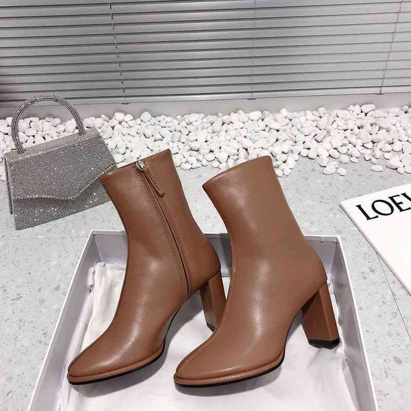 boots women's leather boots short shoes round head high heels winter series, Black
boots women's leather boots short shoes round head high heels winter series, Black