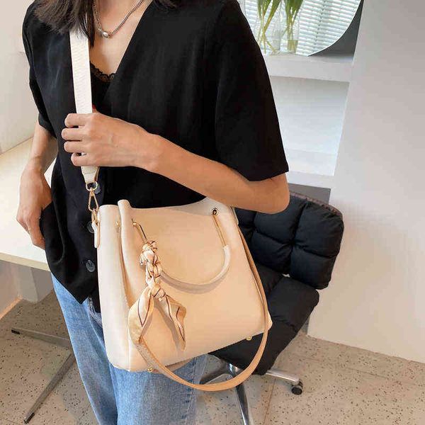 evening bags silk scarf small pu leather crossbody shoulder bag for women 2022 fashion simple handbags and purses female travel totes green
evening bags silk scarf small pu leather crossbody shoulder bag for women 2022 fashion simple handbags and purses female travel totes green