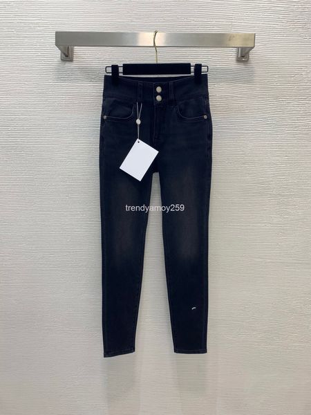 women's jeans autumn and winter hardware accessories letter small label decoration back pocket color embroidery high elastic jeans, Blue
women's jeans autumn and winter hardware accessories letter small label decoration back pocket color embroidery high elastic jeans, Blue