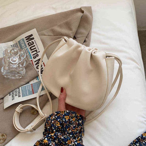 evening bags solid women's shoulder bag fashion vintage simple casual female handbags small flap travel crossbody for women 220628
evening bags solid women's shoulder bag fashion vintage simple casual female handbags small flap travel crossbody for women 220628