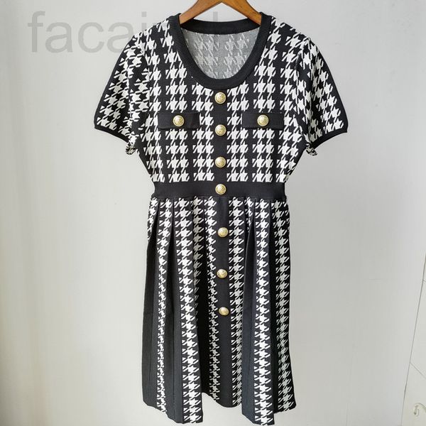 casual dresses designer 22 summer new b family qianniao jacquard short sleeved knitted skirt 6kzj, Black;gray
casual dresses designer 22 summer new b family qianniao jacquard short sleeved knitted skirt 6kzj, Black;gray