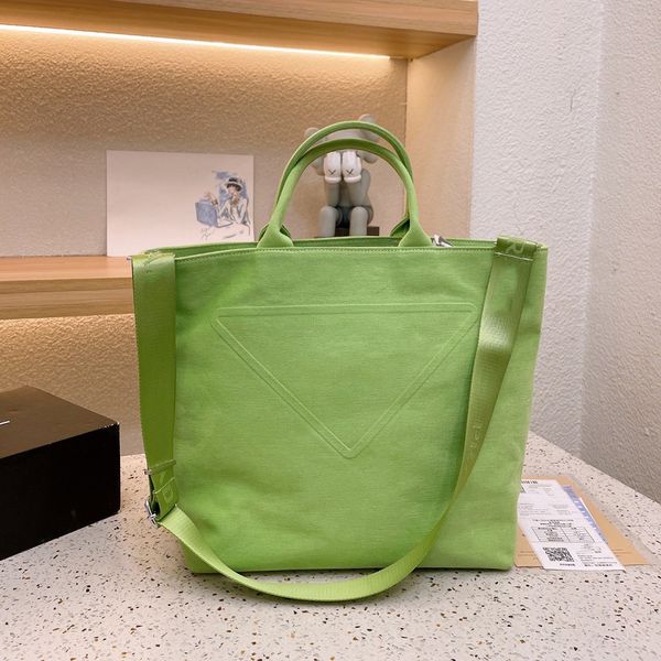 italy brand classic handbags beach bags nylon large capacity shopping totes women shoulder bag fashion triangle sign handbag luxurys designe
italy brand classic handbags beach bags nylon large capacity shopping totes women shoulder bag fashion triangle sign handbag luxurys designe