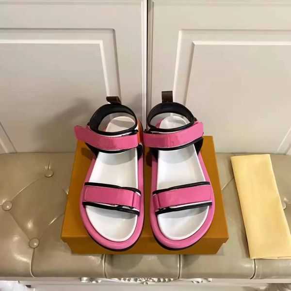 2022ss new shoes pool pillow comfort sandals features adjustable velcro straps size 35 -42 bnxc888 shoe''louise''viuton&, Black
2022ss new shoes pool pillow comfort sandals features adjustable velcro straps size 35 -42 bnxc888 shoe''louise''viuton&, Black