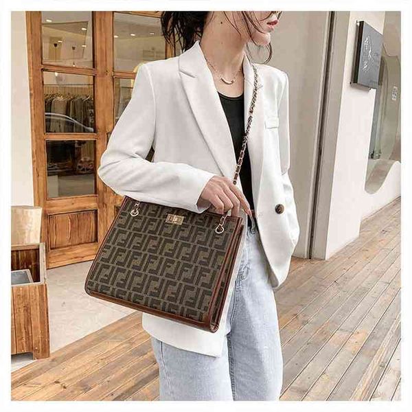 70% factory online sale high-capacity chain tote bag atmosphere style shoulder bag
70% factory online sale high-capacity chain tote bag atmosphere style shoulder bag