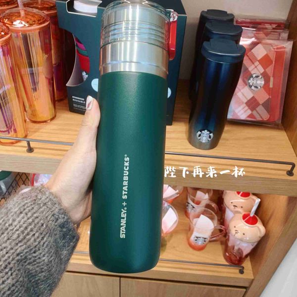 south korea starbucks cup 2021 dark green hand holding cooperation large capacity thermos cup 709ml
south korea starbucks cup 2021 dark green hand holding cooperation large capacity thermos cup 709ml