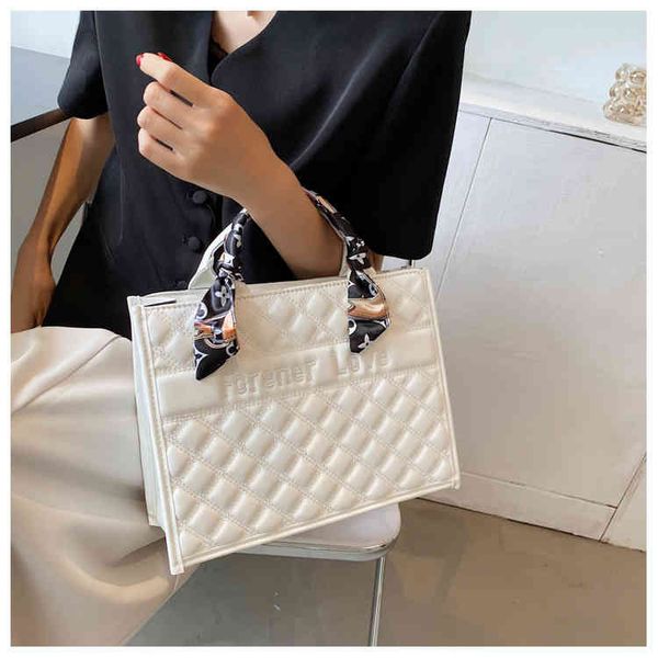 2022 new handbag large capacity red same style soft shoulder women's fashion women fashion trend dinner bag factory outlet
2022 new handbag large capacity red same style soft shoulder women's fashion women fashion trend dinner bag factory outlet