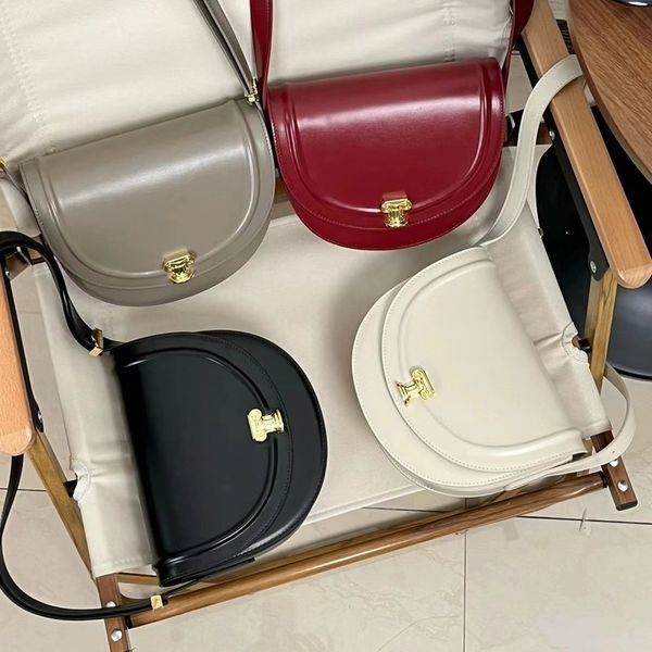 a. cloud0 sunset roman column saddle bag niche design armpit box texture one shoulder messenger bag 220805
a. cloud0 sunset roman column saddle bag niche design armpit box texture one shoulder messenger bag 220805