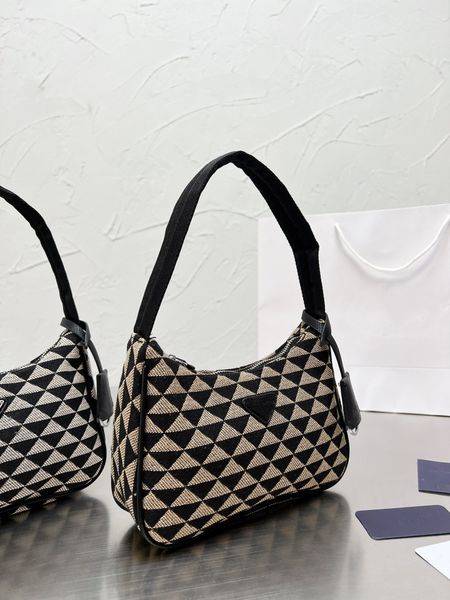 purse designer handbag underarm bags luxury women handbags shoulder bag wallets crossbody bags zippers two-tone patchwork trendy styles
purse designer handbag underarm bags luxury women handbags shoulder bag wallets crossbody bags zippers two-tone patchwork trendy styles