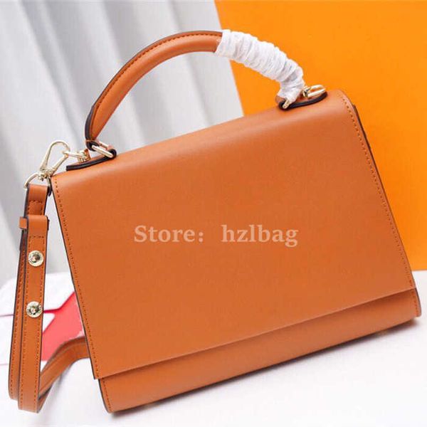 twist one handle pm caramel brown luxurys designers bag taurillon leather transforming twist-lock purse wallet totes crossbody shoulder bags
twist one handle pm caramel brown luxurys designers bag taurillon leather transforming twist-lock purse wallet totes crossbody shoulder bags