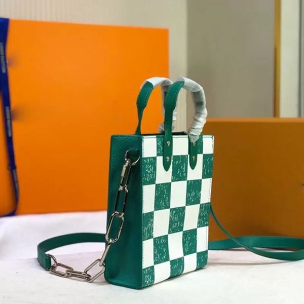 wild handbag simple small square bag lattice cowhide crossbody bag fashion for women in shoulder bags manufacturer sells, Black;red
wild handbag simple small square bag lattice cowhide crossbody bag fashion for women in shoulder bags manufacturer sells, Black;red