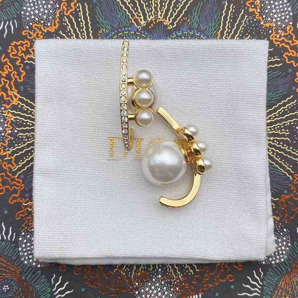 70% off jewelry pearl earrings front and back brass earrings female star net red live broadcast goods of the same type, Golden
70% off jewelry pearl earrings front and back brass earrings female star net red live broadcast goods of the same type, Golden
