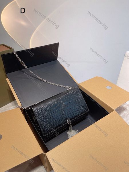 2022 classic ladies chain bag luxury crocodile pattern shoulder bag women leather crossbody wallet
2022 classic ladies chain bag luxury crocodile pattern shoulder bag women leather crossbody wallet