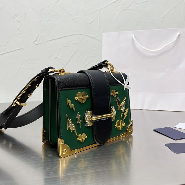 ladies luxury shoulder bag premium hardware fashion versatile leather crossbody wallet xb50032
ladies luxury shoulder bag premium hardware fashion versatile leather crossbody wallet xb50032