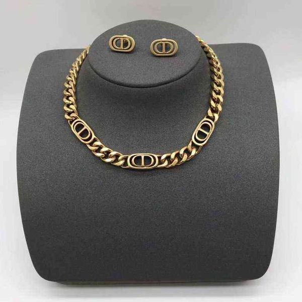 jewel earrings classic letter necklace feminine temperament with red clavicle chain bracelet, Golden;silver
jewel earrings classic letter necklace feminine temperament with red clavicle chain bracelet, Golden;silver