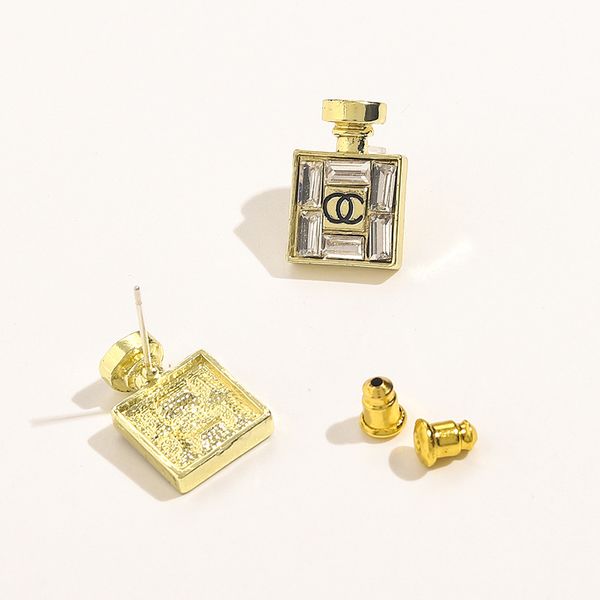 18k gold plated luxury designers brand double letters stud earrings geometric famous women cute crystal rhinestone pearl pendant earring wed, Golden;silver
18k gold plated luxury designers brand double letters stud earrings geometric famous women cute crystal rhinestone pearl pendant earring wed, Golden;silver