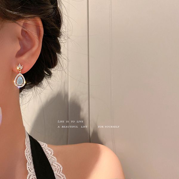925 silver needle water drop micro inlaid zircon blue crystal earrings french retro affordable luxury ear studs hipster style all match earr, Golden
925 silver needle water drop micro inlaid zircon blue crystal earrings french retro affordable luxury ear studs hipster style all match earr, Golden