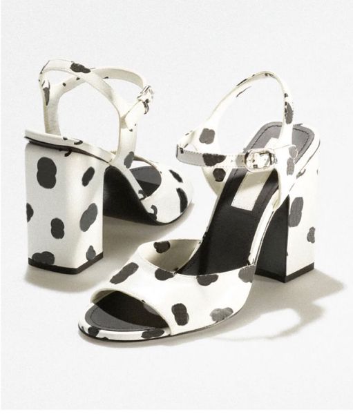 aaaaa+ women mules c slippers sandals pearls sliders stuffies lambskin black white flat slippers ladies beach rubber flip flops with box 025
aaaaa+ women mules c slippers sandals pearls sliders stuffies lambskin black white flat slippers ladies beach rubber flip flops with box 025