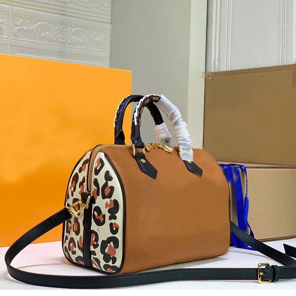 leopard side boston bag women handbags crossbody shoulder bag tote bags genuine leather woven handle imprint letters barrel big purse wallet
leopard side boston bag women handbags crossbody shoulder bag tote bags genuine leather woven handle imprint letters barrel big purse wallet
